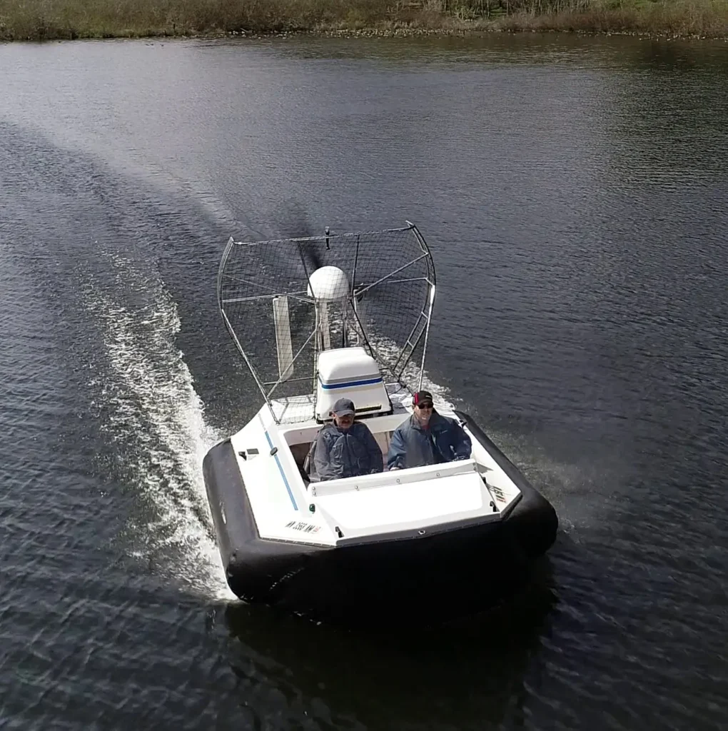 Mike's AM-14 hovercraft running on the water