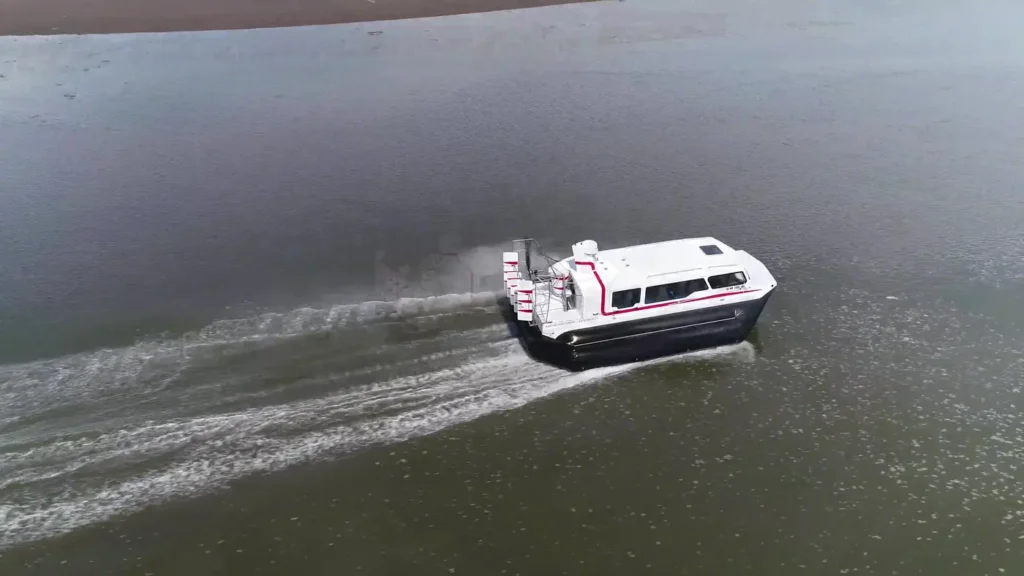 Explorer 24 slowing on a tidal channel with the brake at 25 percent