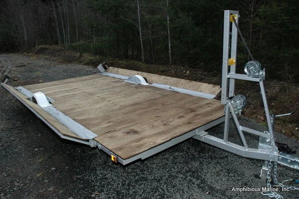 Fly on/off hovercraft trailer with its sides folded down